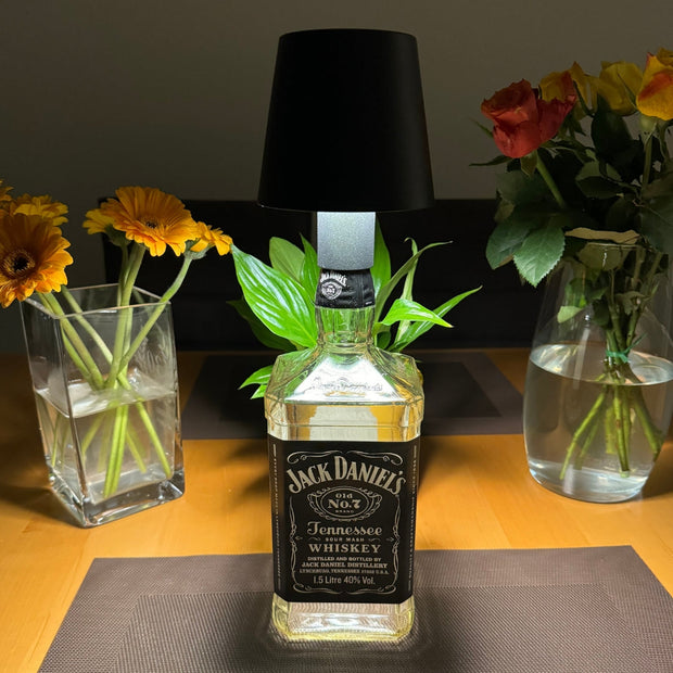UpcyLuxe | Stilvolle, dimmbare, wiederaufladbare Flaschen-Lampe