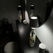 UpcyLuxe | Stilvolle, dimmbare, wiederaufladbare Flaschen-Lampe